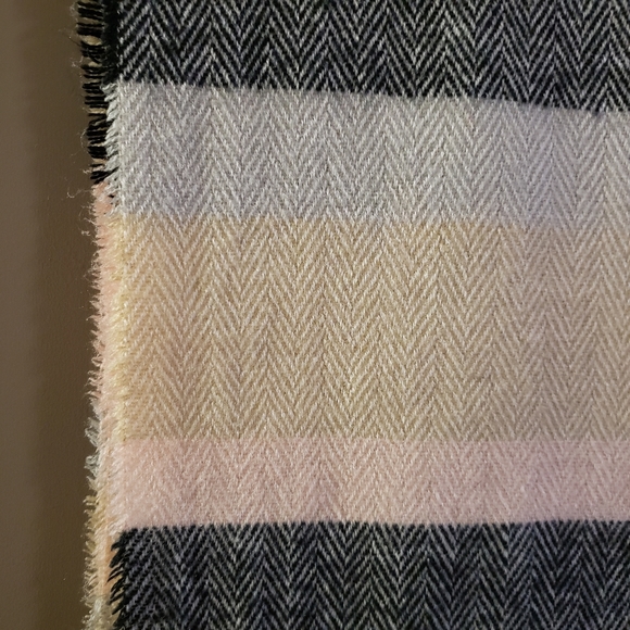 Isaac Mizrahi Striped Blanket Scarf - Picture 10 of 15